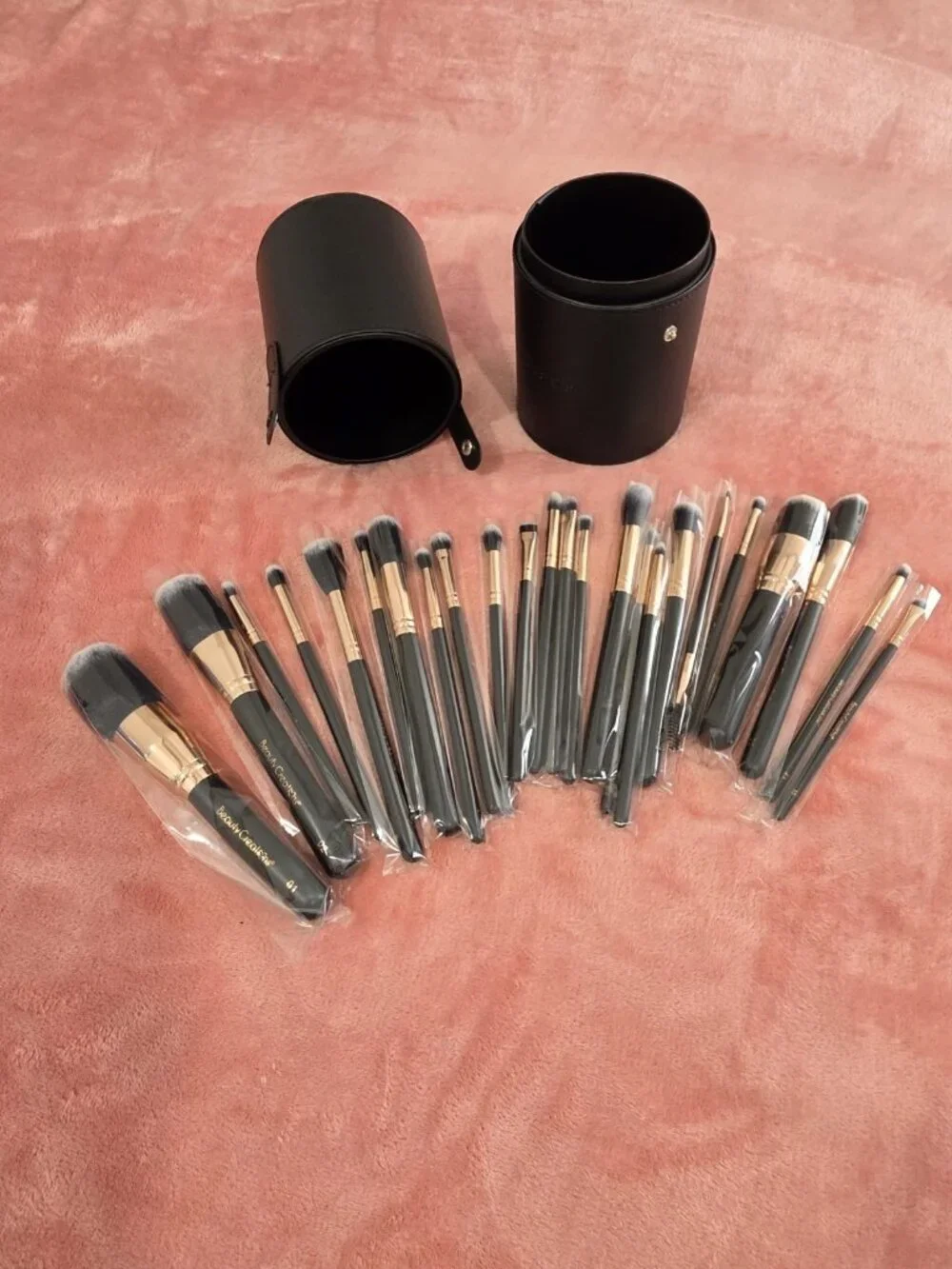 NEW Beauty Creations 24 Makeup Brush Set with Black Brush Holder Case